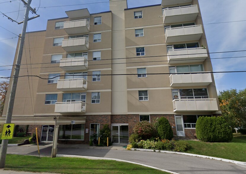More Photos Of 41 Angeline St S, Lindsay Apartments For Sale