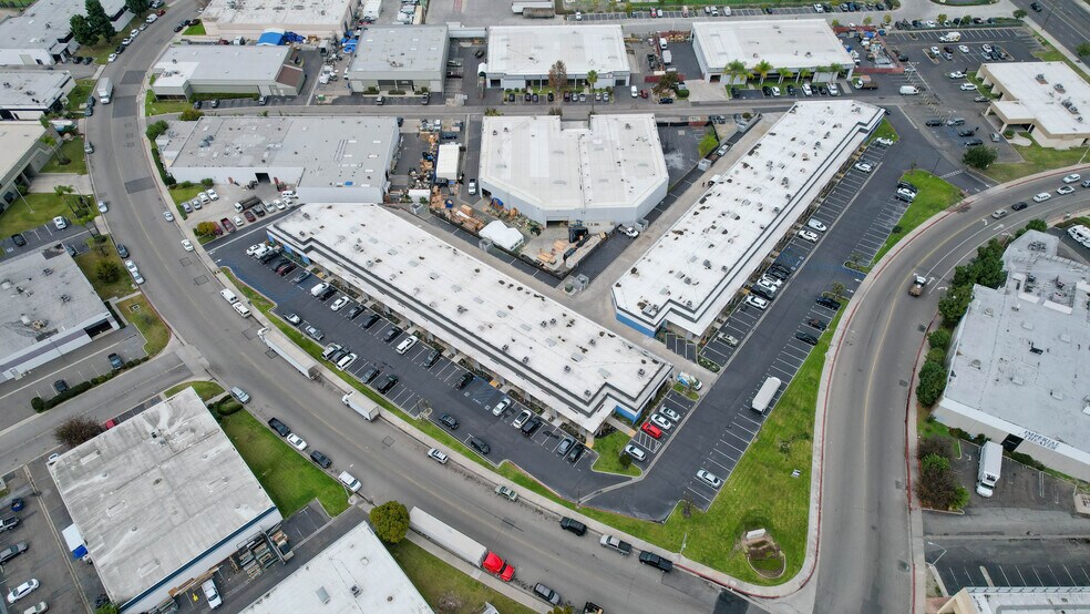 More Photos Of 2651 W Woodland Dr, Anaheim Manufacturing For Lease