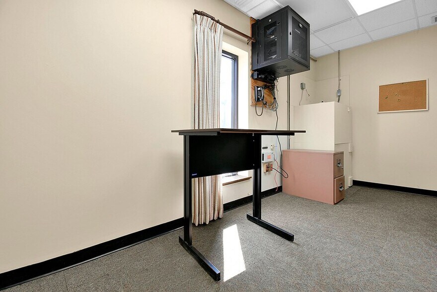 More Photos Of 245 N Seltzer St, Crestline Bank For Sale