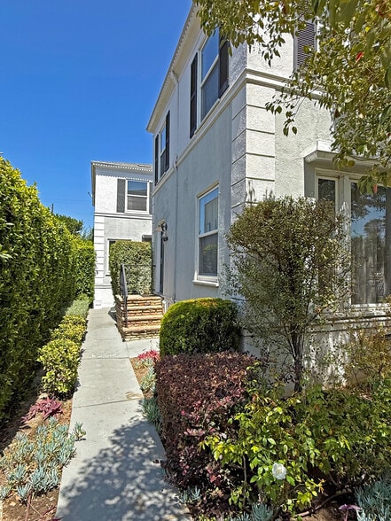 More Photos Of 1257 S Cloverdale Ave, Los Angeles Apartments For Sale