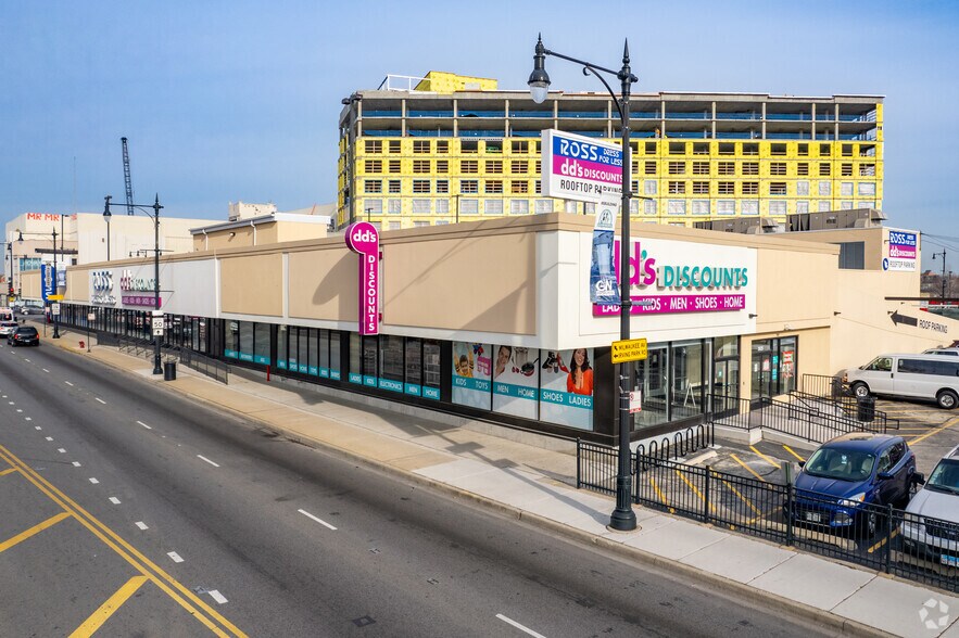 Primary Photo Of 3970-3982 N Milwaukee Ave, Chicago Unknown For Lease