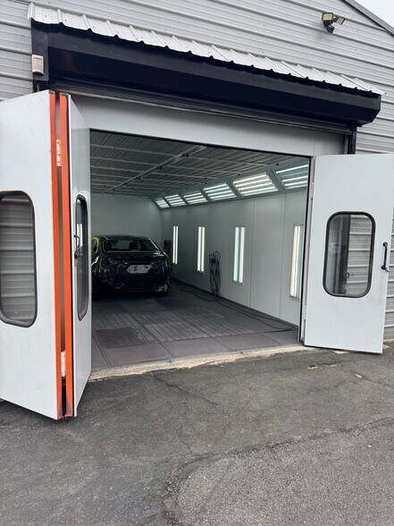 More Photos Of 9412 Bustleton Ave, Philadelphia Auto Repair For Sale