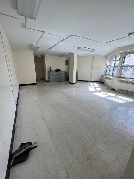 More Photos Of 5940 Queens Blvd, Woodside Apartments For Lease