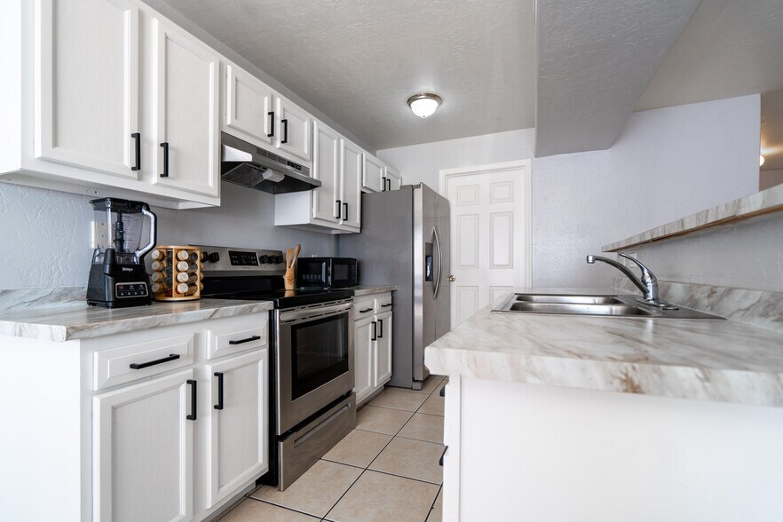 More Photos Of 15855 S Moon Valley Rd, Arizona City Apartments For Sale