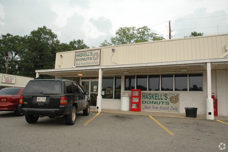 More Photos Of 653 E Madison Ave, Bastrop General Retail For Lease