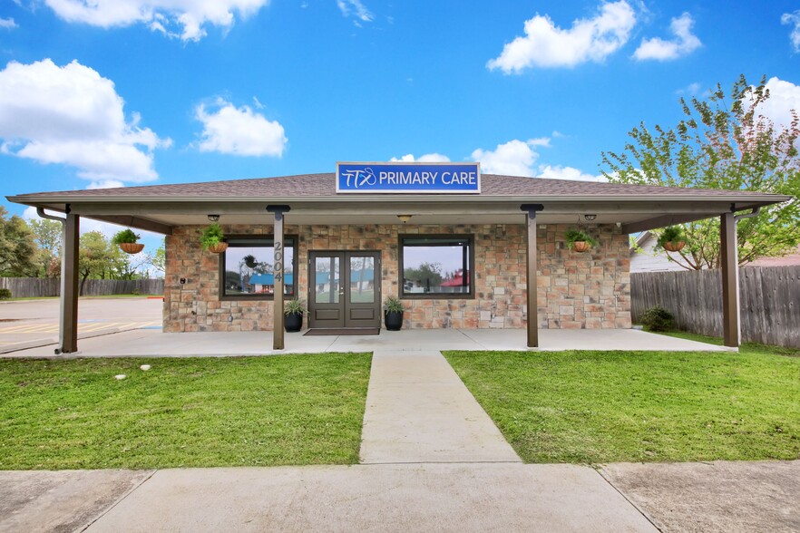 Primary Photo Of 2004 Old Granger, Taylor Medical For Lease