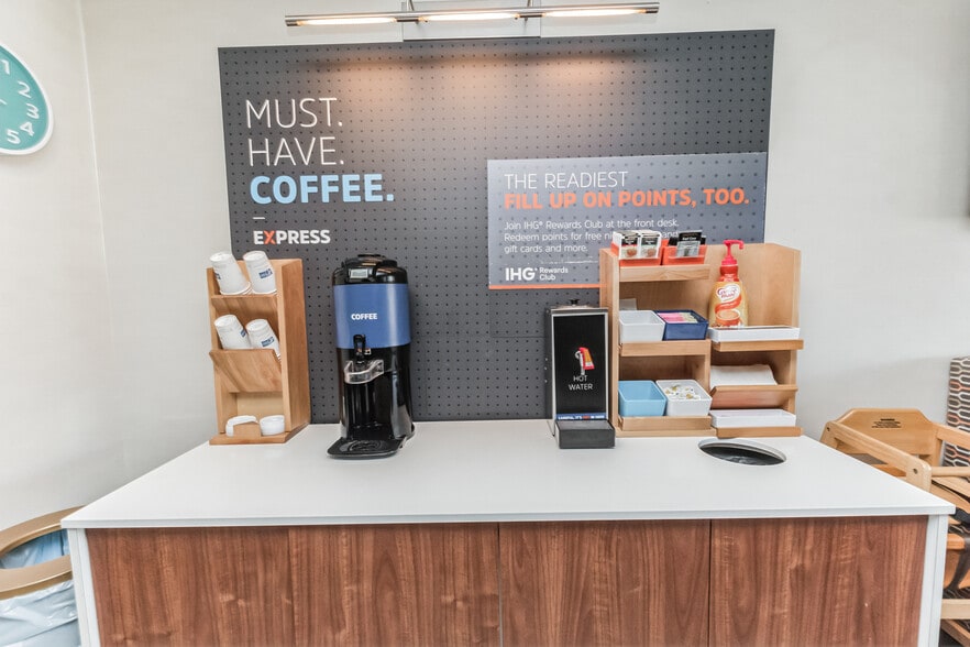 More Photos Of 11555 Upper Gilchrist Rd, Mount Vernon Hotel For Sale