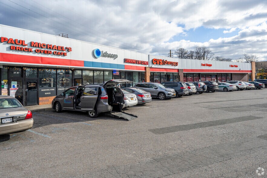 More Photos Of 8511-8525 126th St, Kew Gardens Storefront For Lease