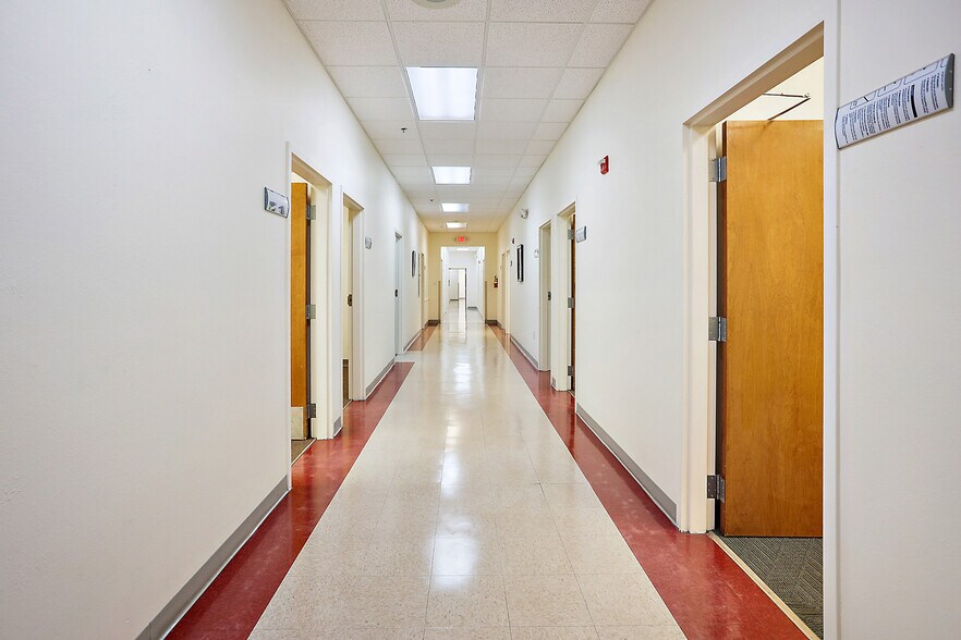 More Photos Of 711 W Main St, Leesburg Medical For Lease