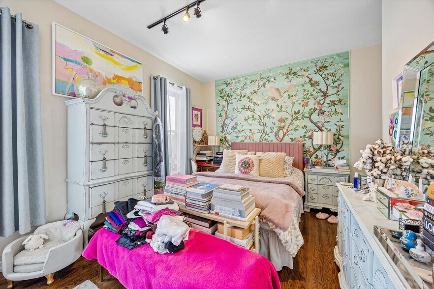 More Photos Of 1909 S Broad St, Philadelphia Office Residential For Sale