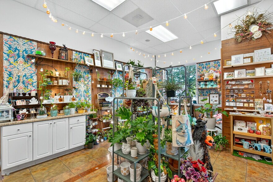 More Photos Of 1647 NE Market Dr, Fairview Apartments For Sale