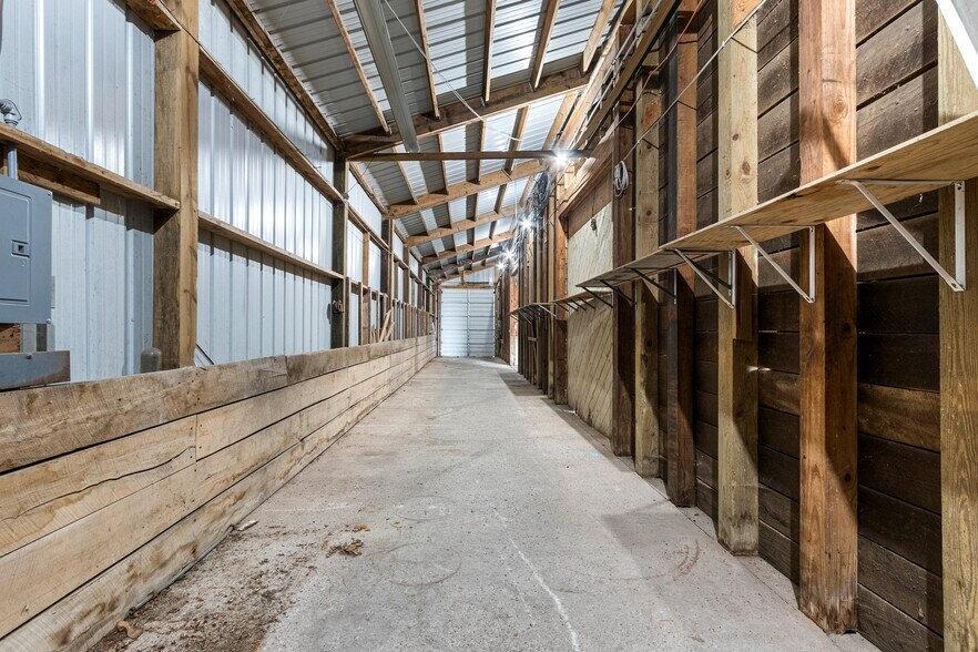 More Photos Of 5814 Calumet Ave, Manitowoc General Retail For Sale