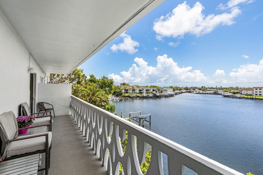 More Photos Of 628 Southwind Cir, North Palm Beach Apartments For Sale