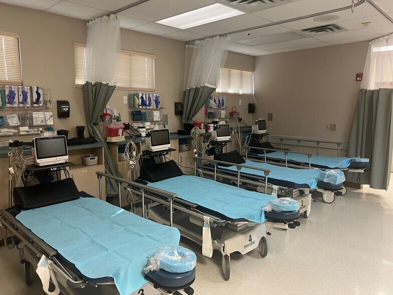 More Photos Of 3415 Golden Rd, Tyler Medical For Sale