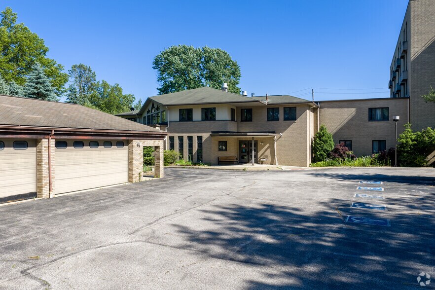 More Photos Of 39 N Portage Path, Akron Shelter For Sale