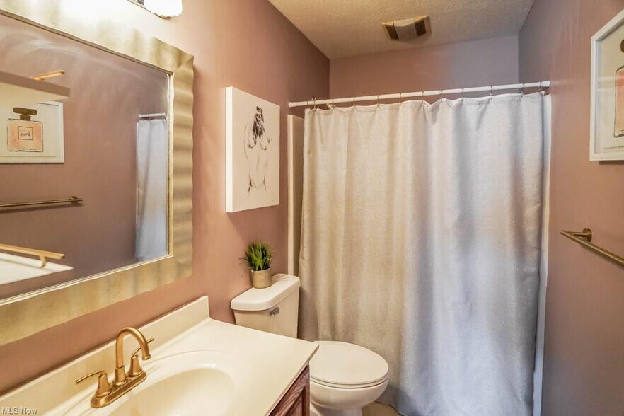 More Photos Of 11316 Cleveland Ave NW, Uniontown Office Residential For Sale