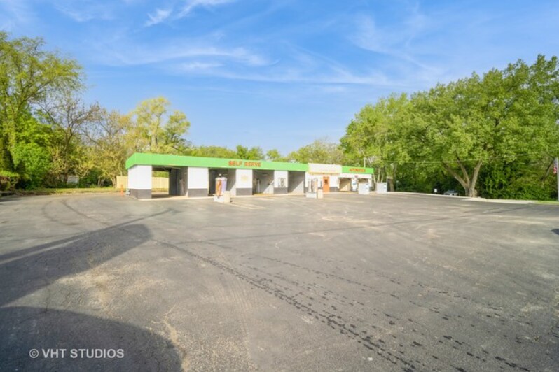More Photos Of 235 W State Rd, Island Lake Carwash For Sale