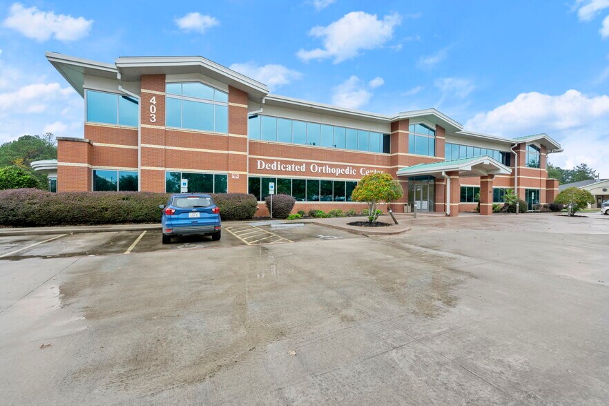 More Photos Of 403 Ogletree Dr, Livingston Medical For Lease