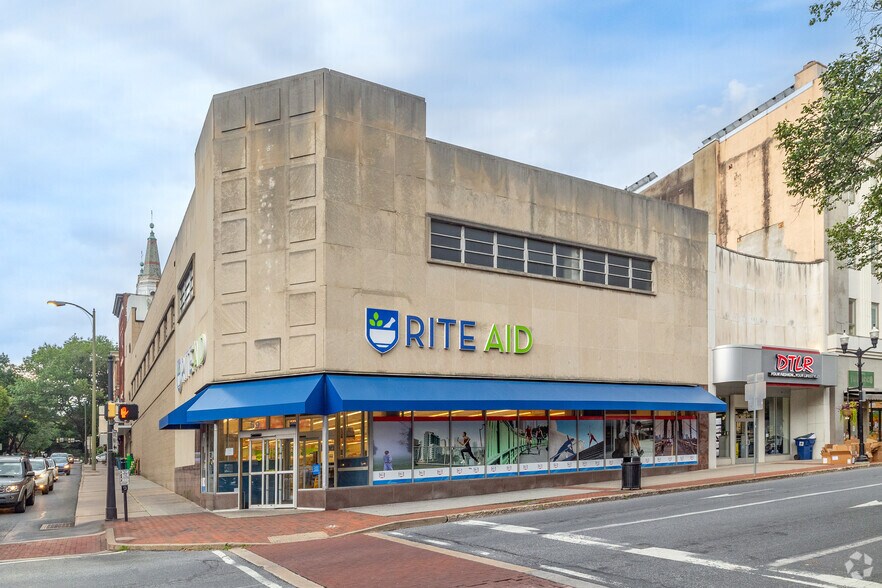 More Photos Of 59 N Queen St, Lancaster Storefront For Lease