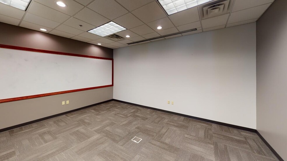 More Photos Of 630 W Carmel Dr, Carmel Office For Lease