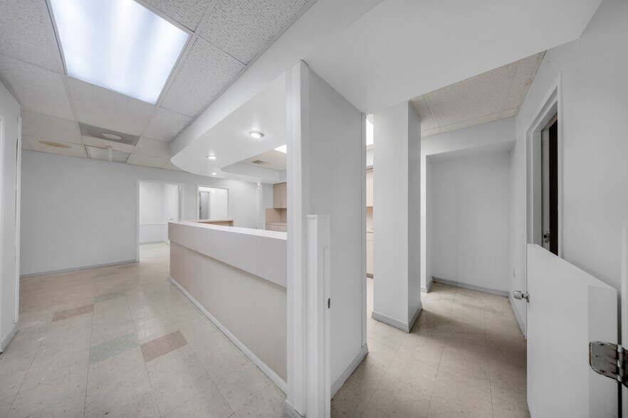 More Photos Of 2901 NW 17th Ave, Miami Office For Sale