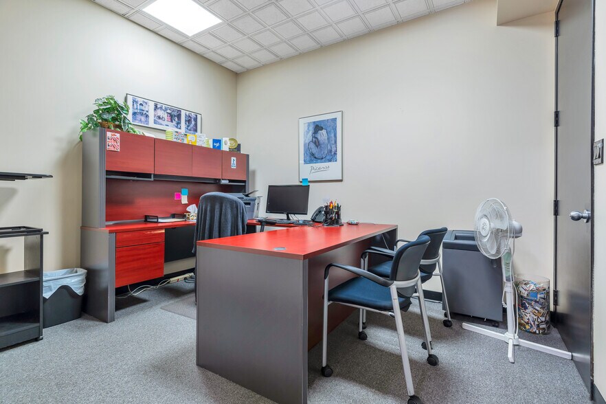 More Photos Of 1120 Westwood St, Coquitlam Office For Sale