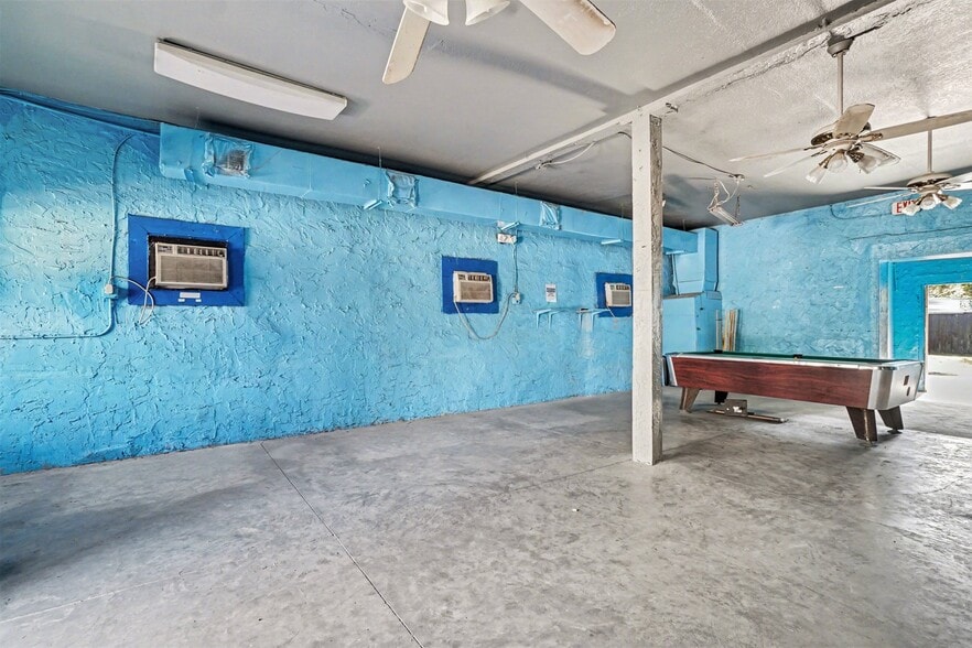 More Photos Of 1013 Historic Goldsboro Blvd, Sanford Light Manufacturing For Sale