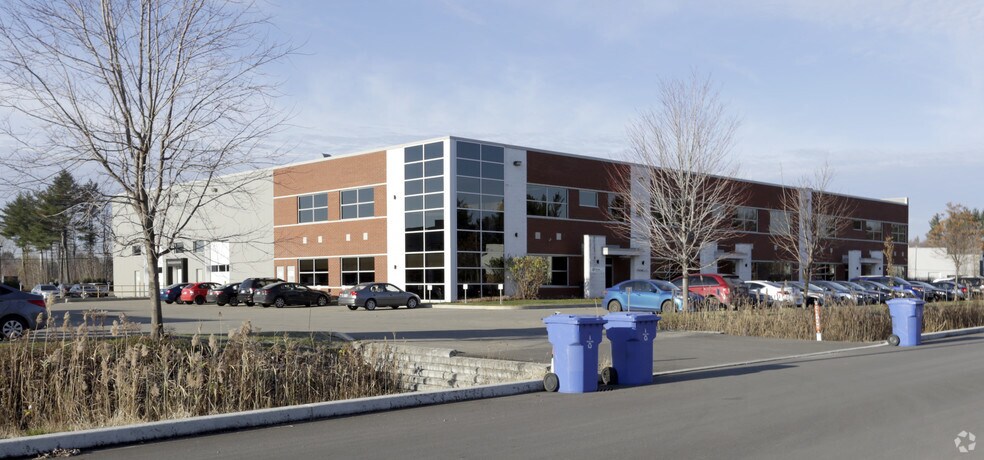 More Photos Of 99 Rue Émilien-Marcoux, Blainville Warehouse For Lease