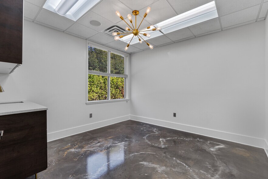 More Photos Of 13730 Cypress Terrace Cir, Fort Myers Medical For Sale