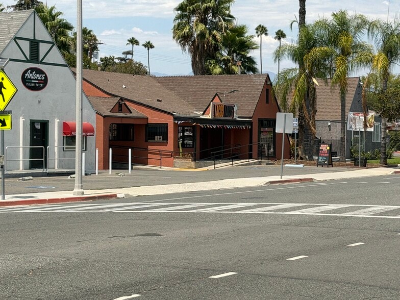 Primary Photo Of 6461 Brockton Ave, Riverside Restaurant For Sale