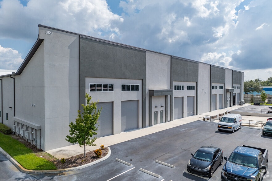 More Photos Of 5620 W Linebaugh Ave, Tampa Warehouse For Lease