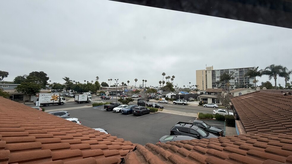 More Photos Of 5010 Cass St, San Diego Unknown For Lease