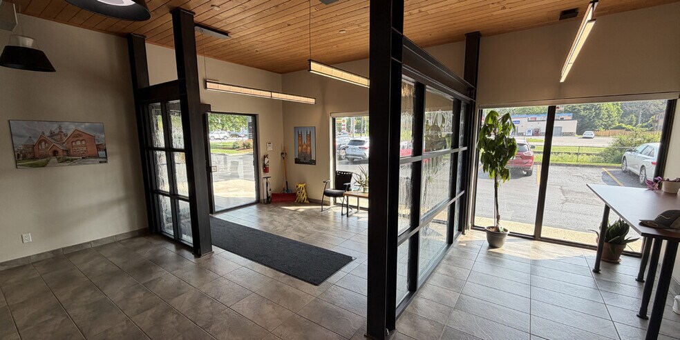 More Photos Of 176 Speedvale Ave, Guelph Office For Sale