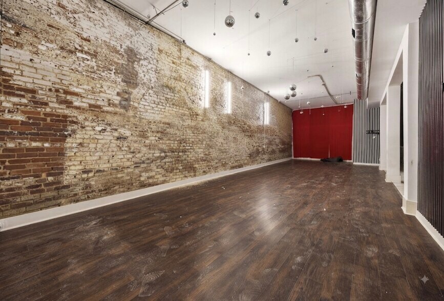 More Photos Of 261-263 Peters St, Atlanta Storefront Retail Office For Sale