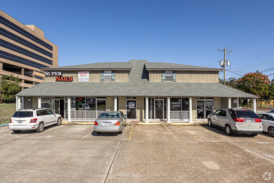 More Photos Of 1949-1955 Veterans Memorial Blvd, Metairie Office For Lease