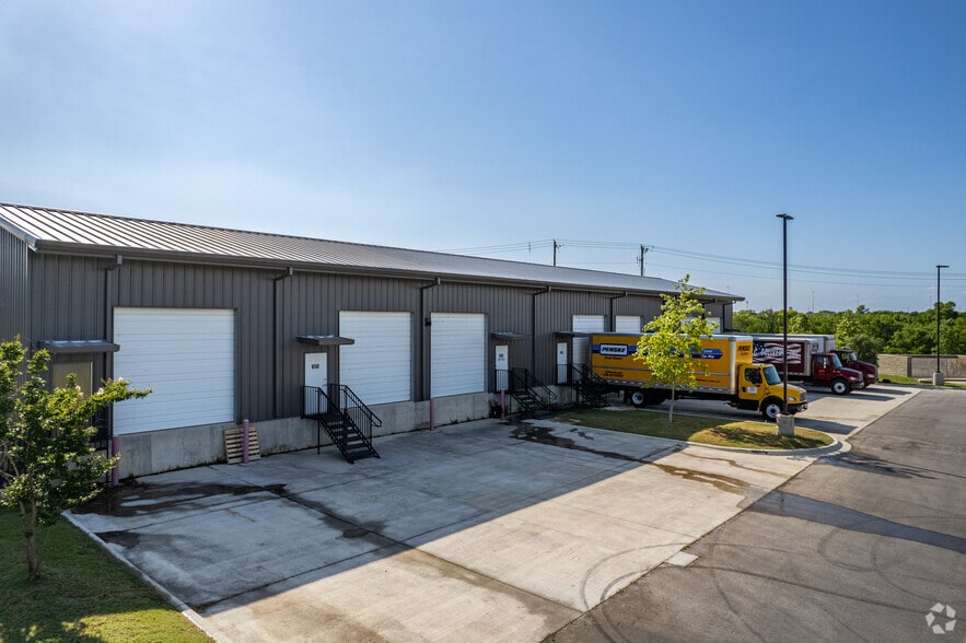 More Photos Of 200 Lehman Rd, Kyle Flex For Lease