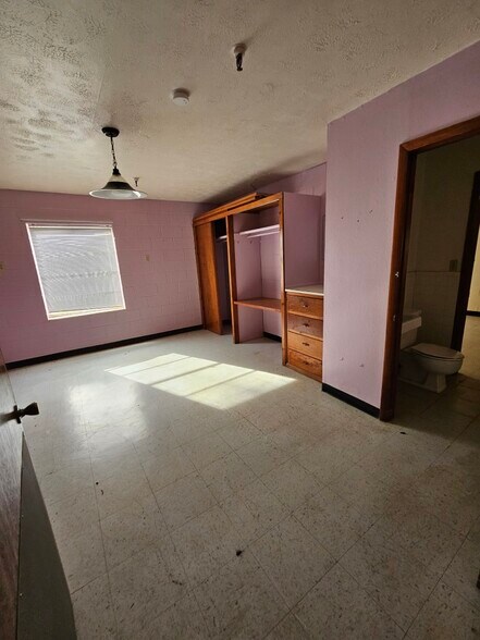 More Photos Of 215 W 3rd St, Helena Healthcare For Sale