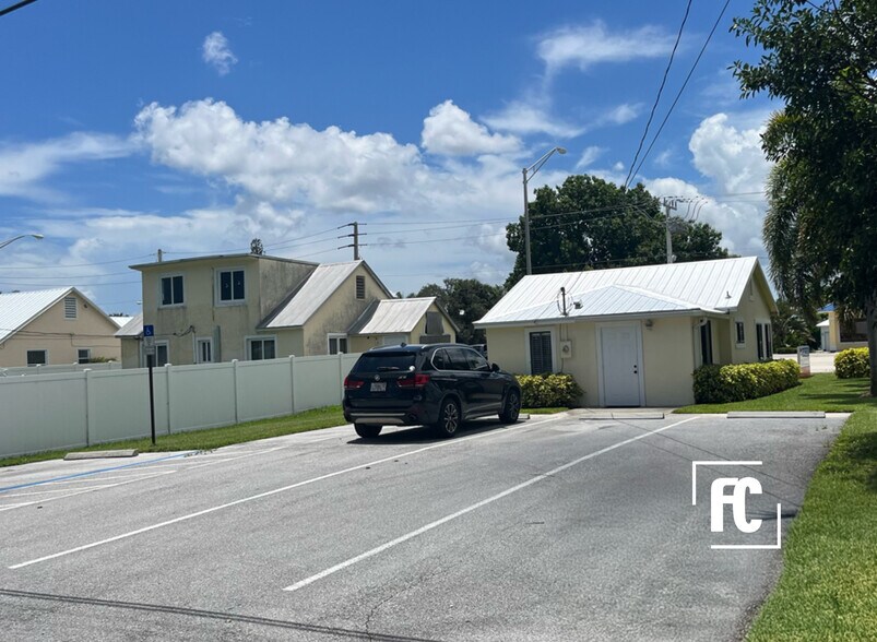 More Photos Of 945 SW Martin Downs Blvd, Palm City Office For Lease