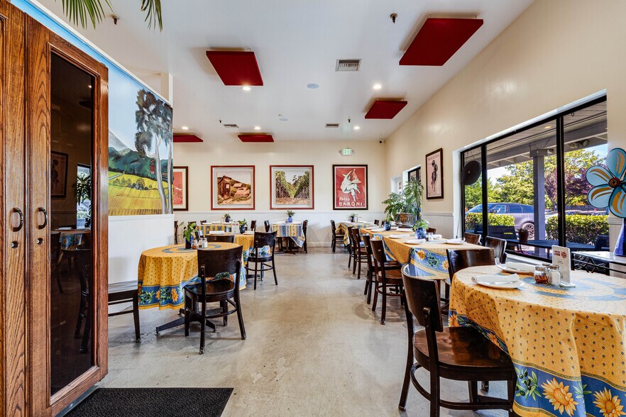 More Photos Of 1270 Broadway, Sonoma Freestanding For Sale