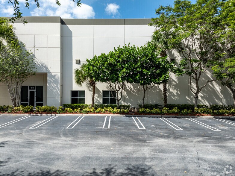 More Photos Of 12600-12608 NW 115th Ave, Medley Industrial For Sale