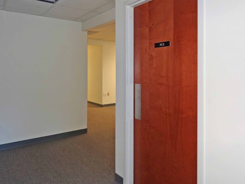 More Photos Of 1311-1319 Pineview Dr, Morgantown Medical For Lease