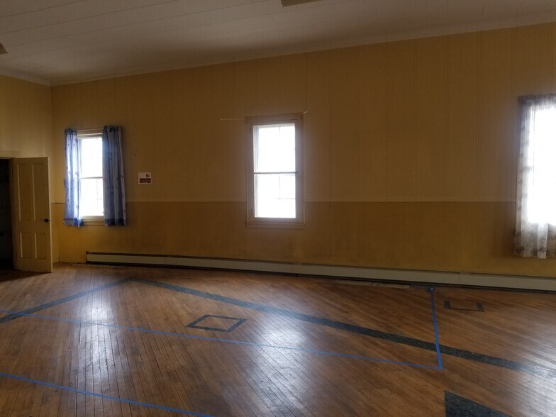 More Photos Of 145 E Chapman St, Ely General Retail For Sale