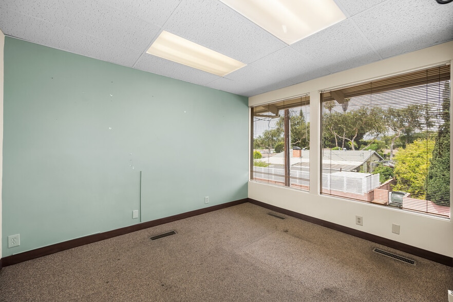 More Photos Of 1661 E Chapman Ave, Fullerton Office For Sale