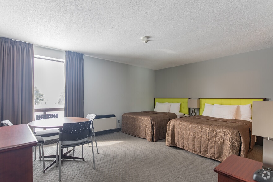 More Photos Of 112 King st, Palmerston Hotel For Sale