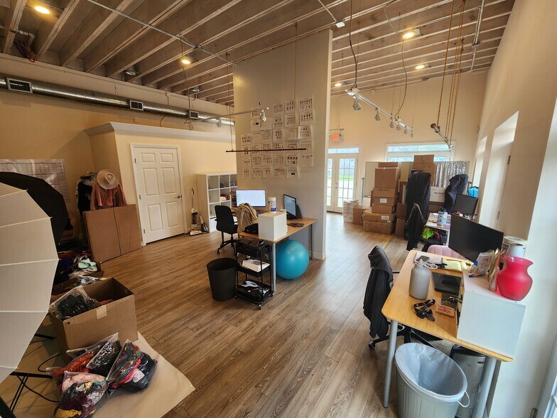 More Photos Of 23923 Gosling Rd, Spring Unknown For Lease