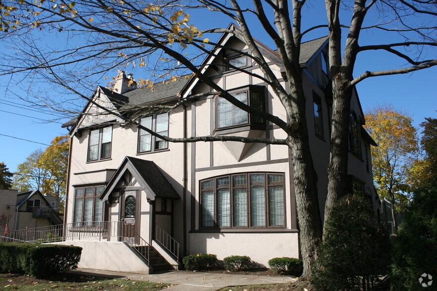 More Photos Of 1648-1656 Whitney Ave, Hamden Storefront For Sale