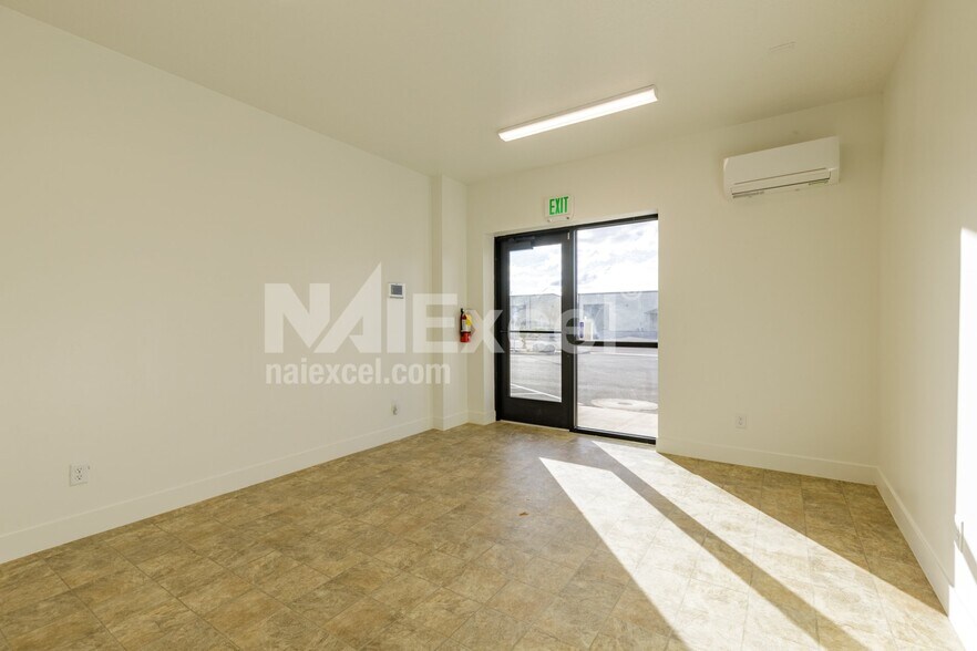 More Photos Of 1129 S Regional Park Rd, Hurricane Industrial For Lease