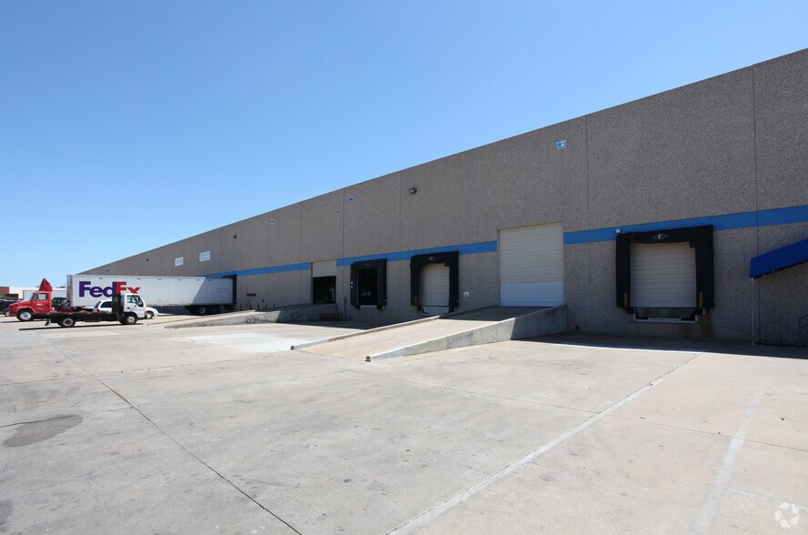 More Photos Of 2005 McDaniel Dr, Carrollton Distribution For Lease
