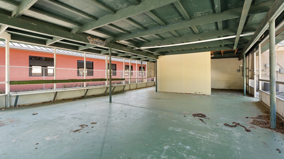 More Photos Of 648 S Commerce Ave, Sebring Freestanding For Sale