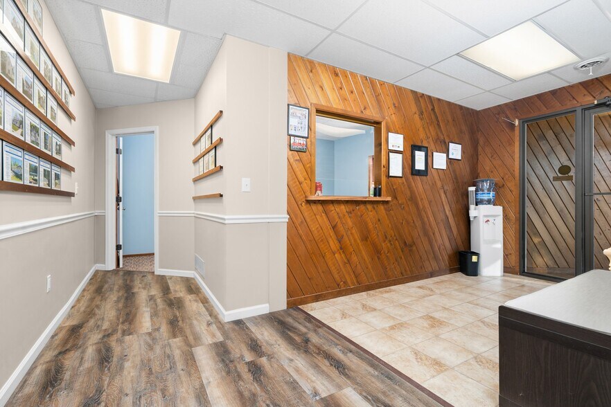 More Photos Of 110 N Bronson Ave, Big Rapids Office For Sale